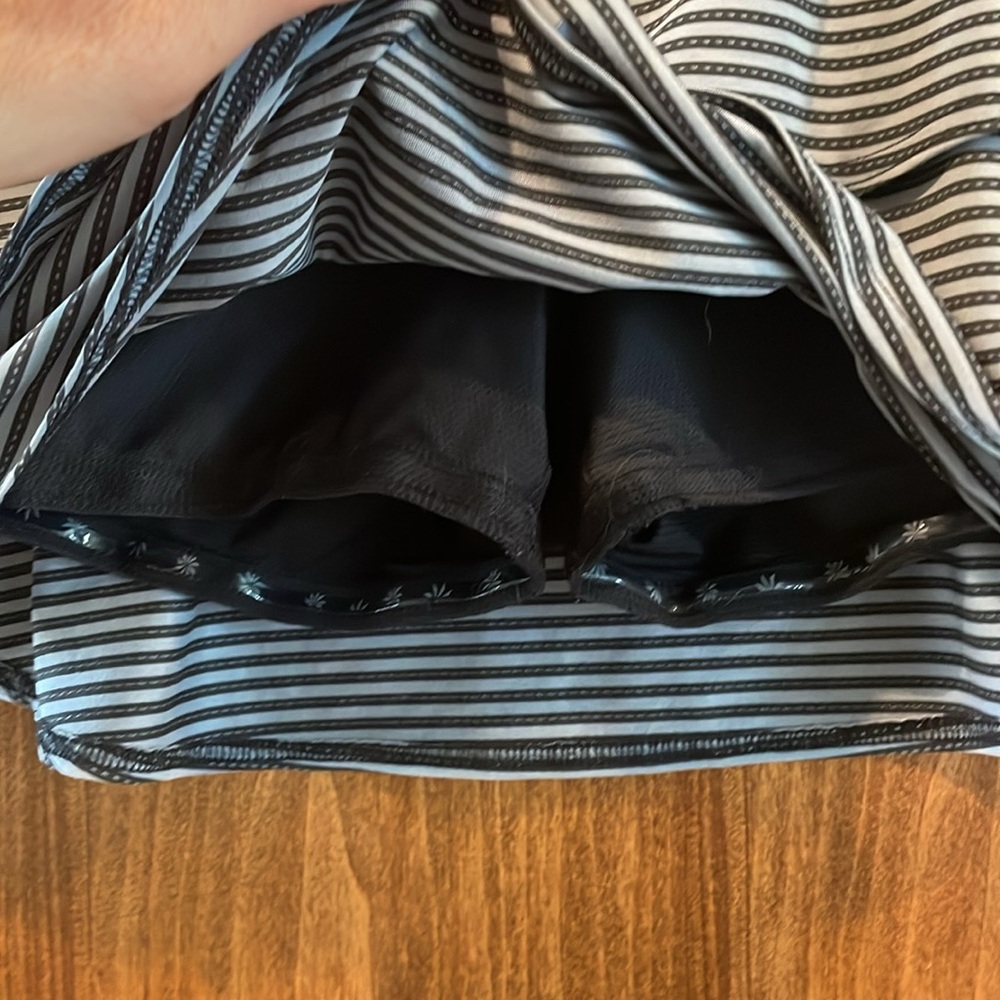 Athleta Skort Skirt Swagger Track Stripe Black & Gray Tennis Pickleball Golf M - Picture 5 of 11